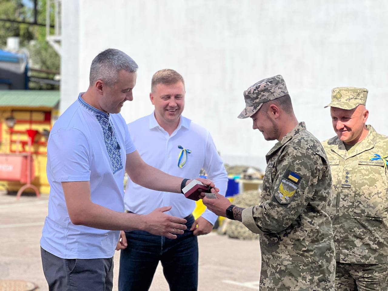 Квадрокоптер та автомобіль – чергова допомога для ЗСУ від рівнян