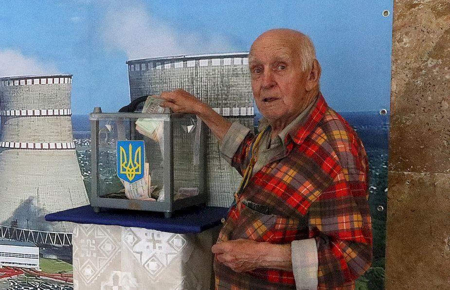 Понад 35 тисяч гривень пожертвував для ЗСУ пенсіонер з Рівненщини