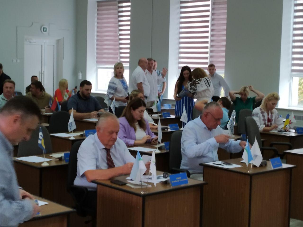 Стартувала позачергова сесія Рівнеради