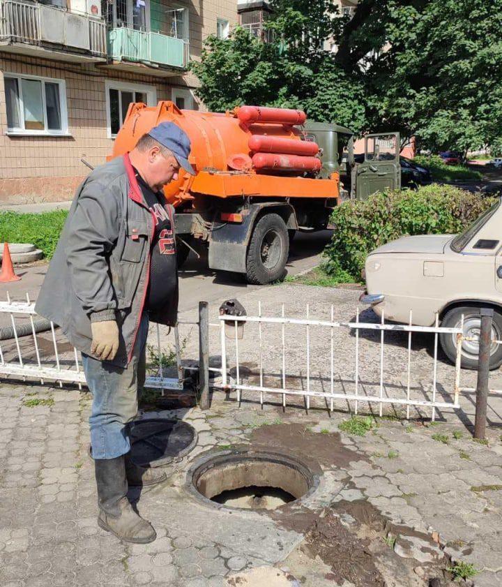 Через ремонт водопроводу на двох вулицях Рівного не буде води