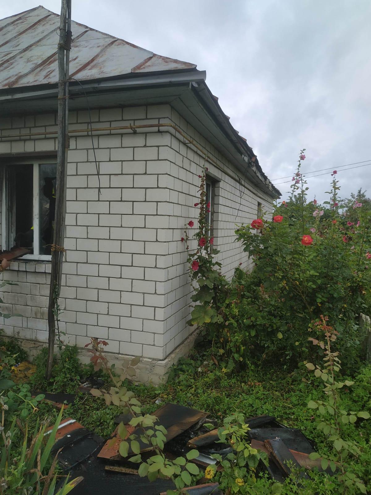 На Рівненщині вогнеборці врятували від знищення вогнем житловий будинок