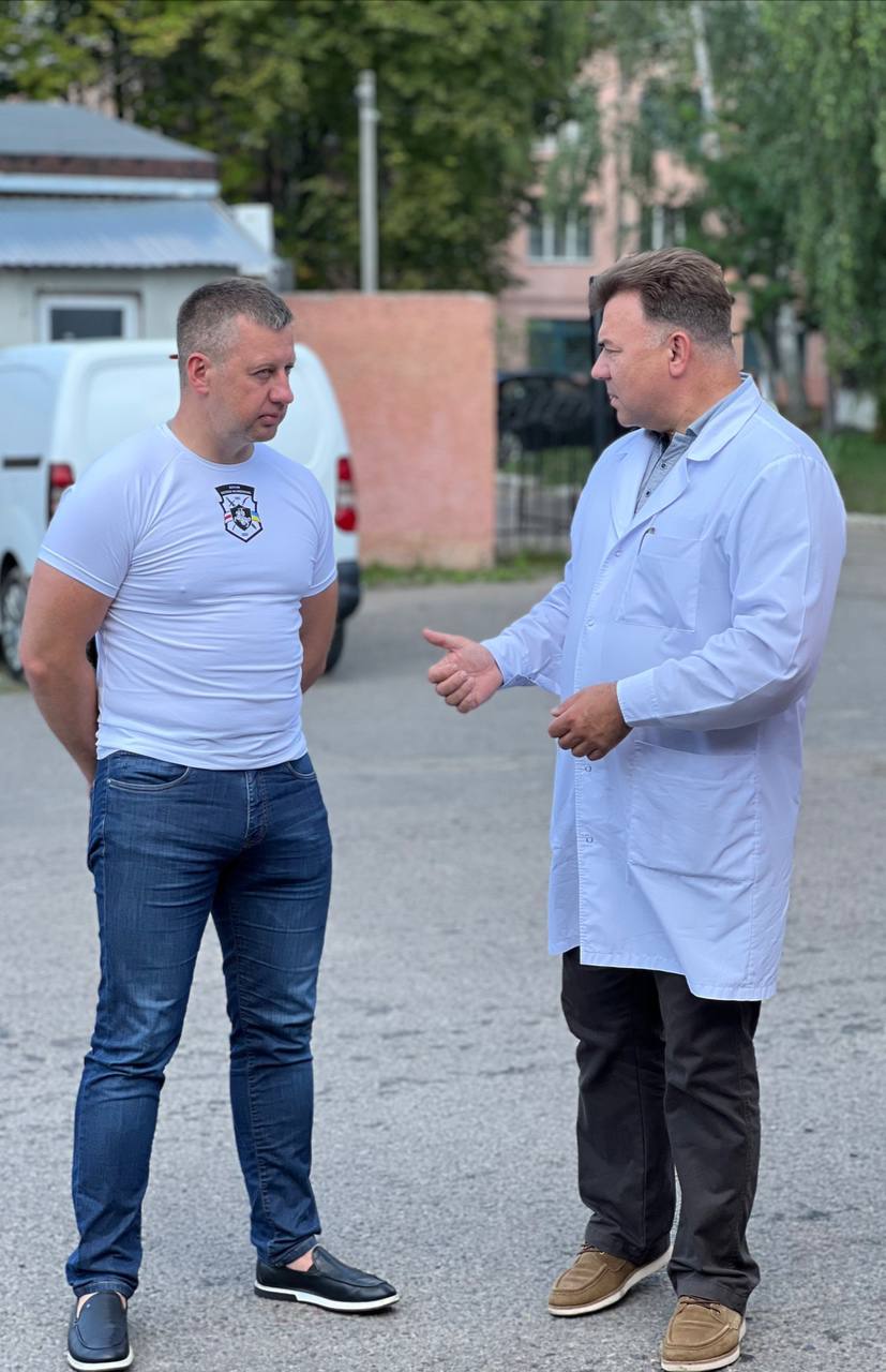 Рівненські волонтери передали гуманітарний вантаж в обласну лікарню