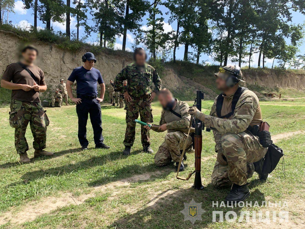 Поліцейські Рівненщини готуються до виконання бойових завдань
