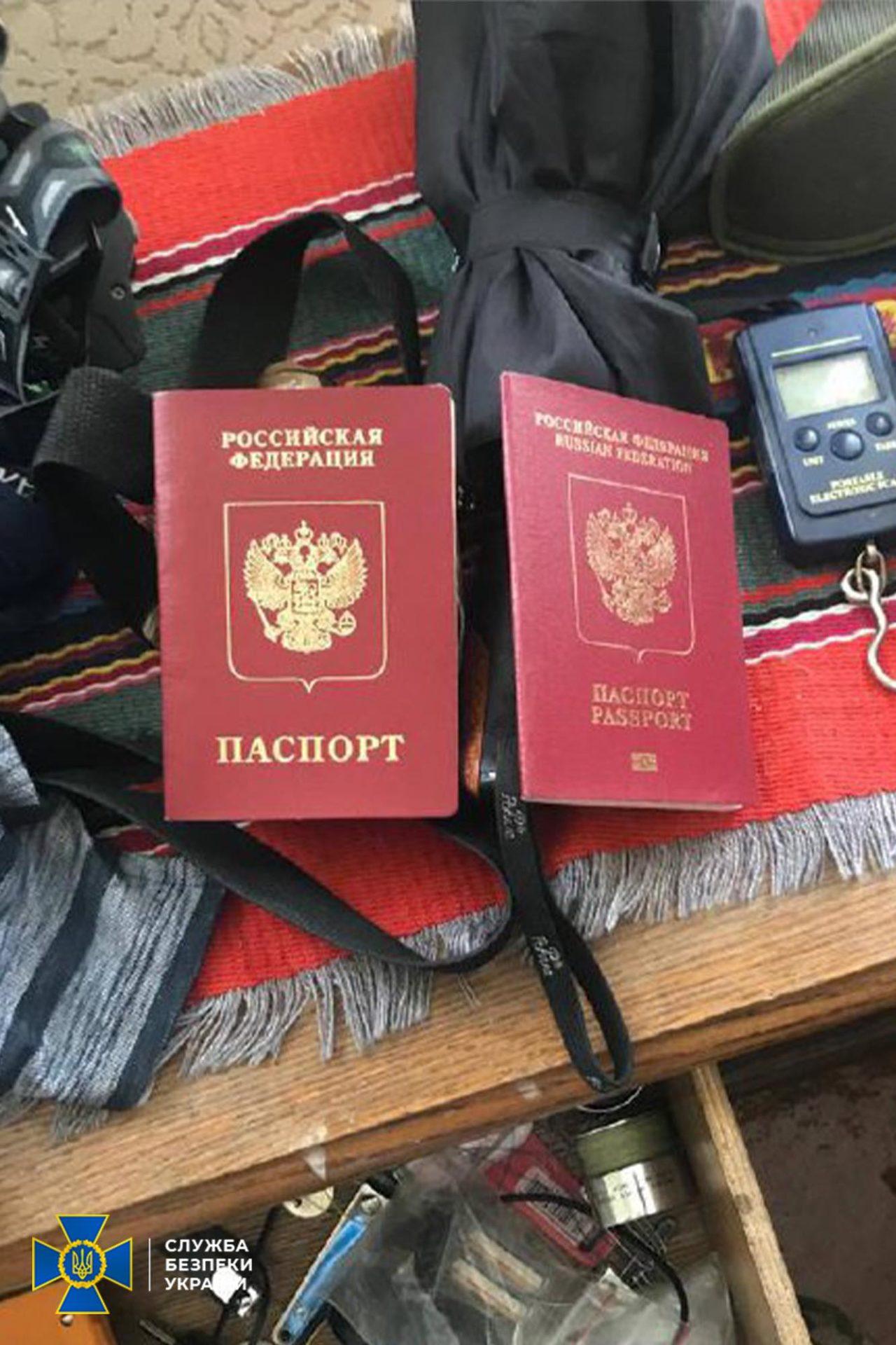 На Рівненщині СБУ викрила громадянку рф, яка здала ворогу дані про розміщення техніки ЗСУ