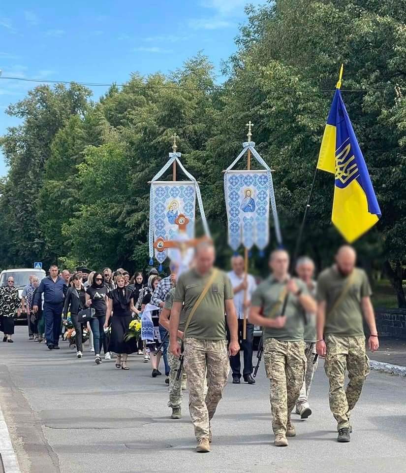 У громаді на Рівненщині простились із полеглим героєм
