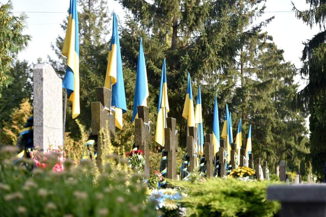 Очільники Рівненщини вшанували пам’ять Героїв Очільники Рівненщини вшанували пам’ять Героїв