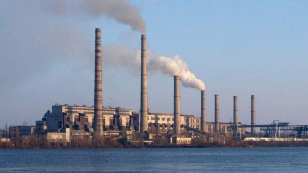 Окупанти обстрілюють золовідвали Запорізької ТЕС щоб підняти хмари радіоактивного пилу
