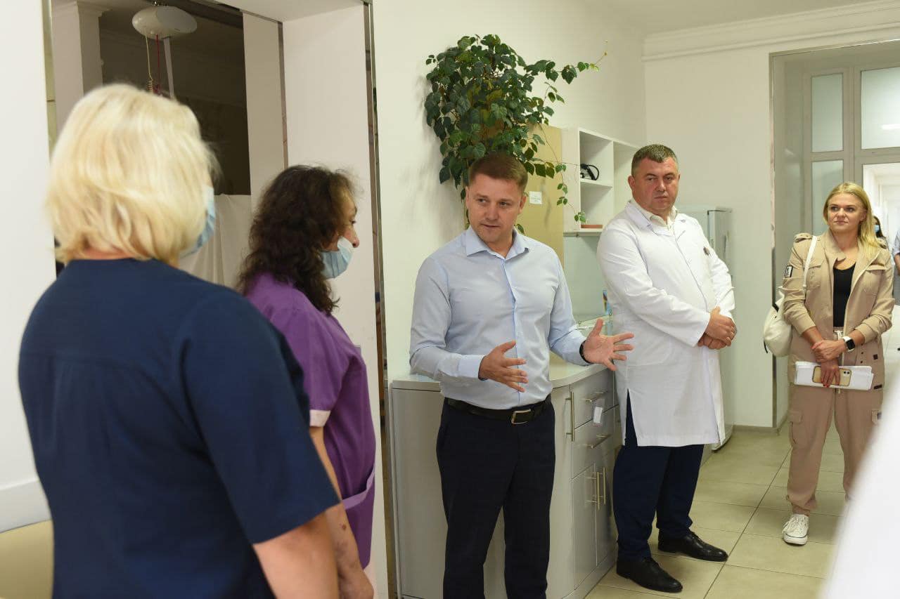 Рівненські медзаклади мають створити резерв обладнання і матеріалів, щоб підготуватися до зими