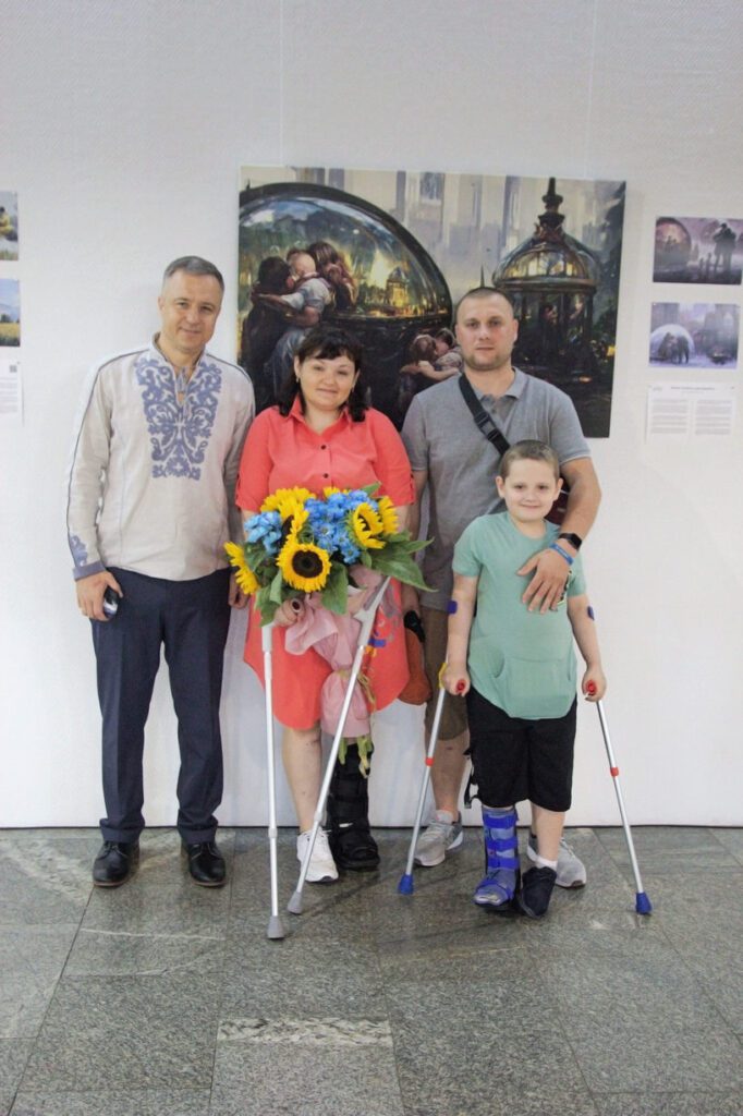 Avdieienko_family_and_Mykola_Kuleba
