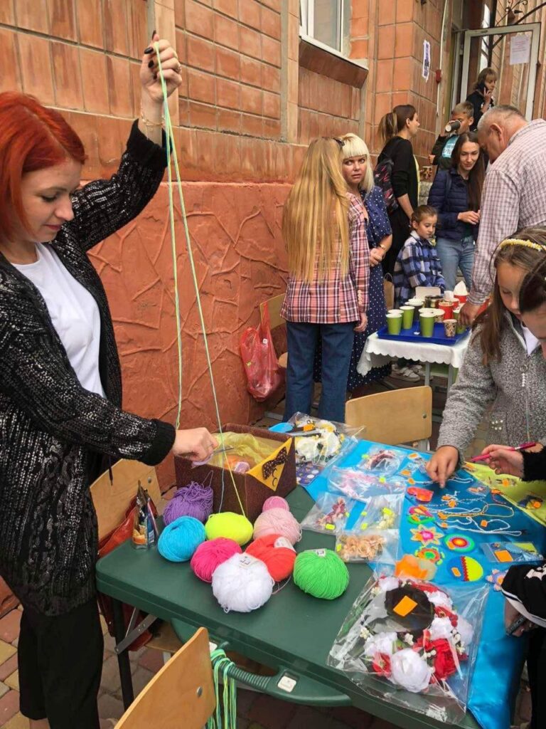 Дрон для ЗСУ передали вихованці рівненського «Колегіуму»