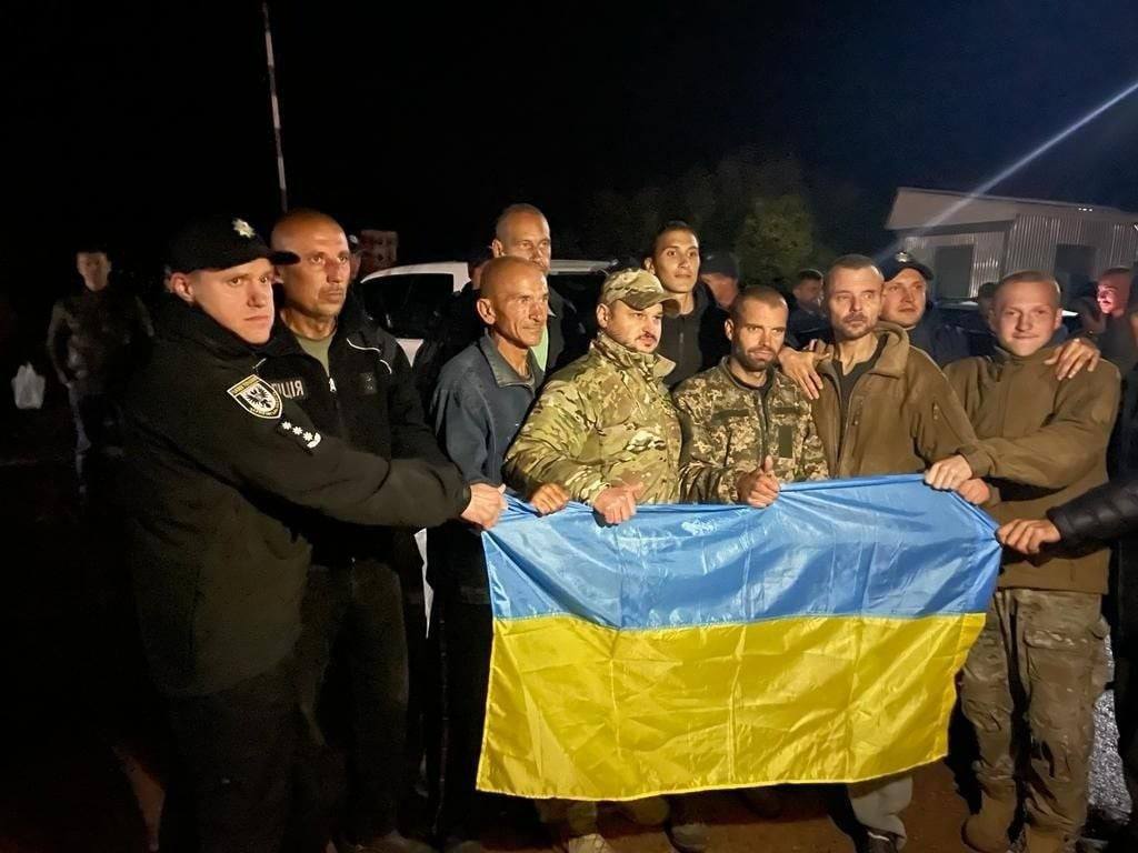 Україна повернула 215 військових, серед яких є бійці Азову (СПИСОК)