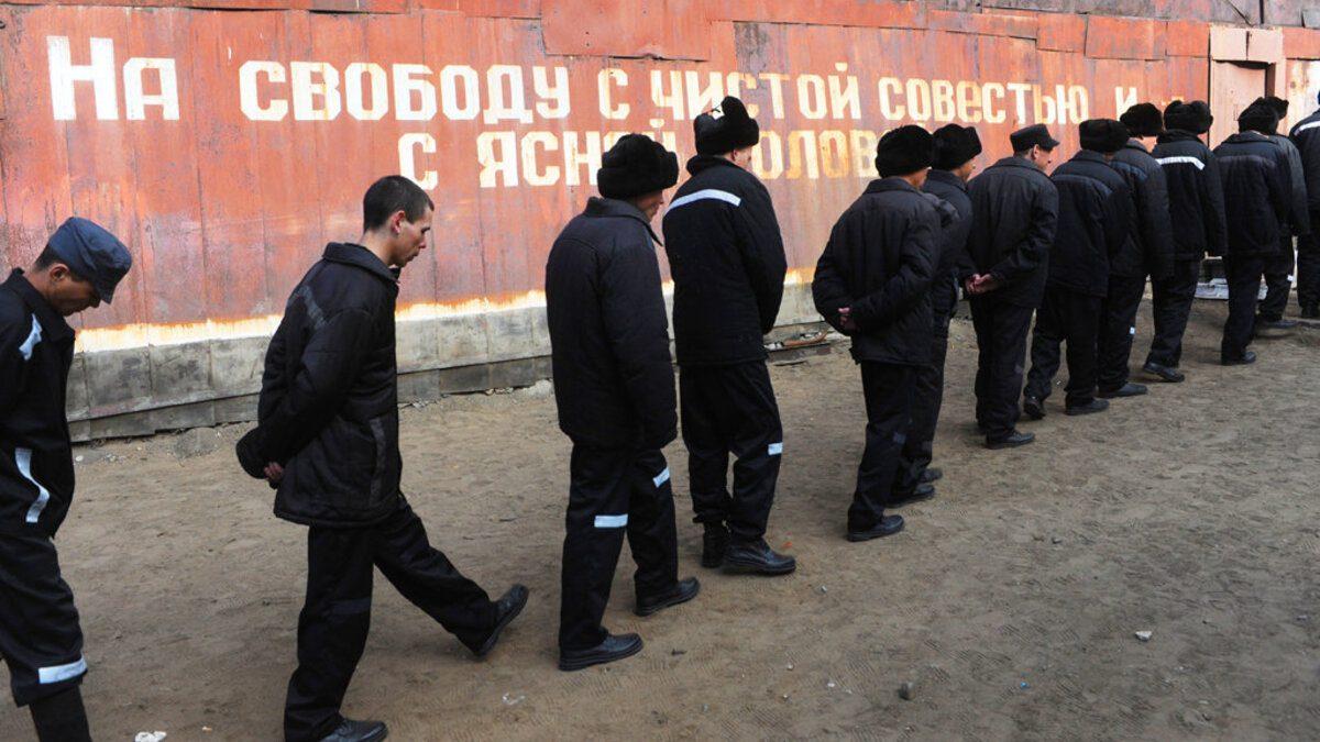 В російську армію вербують ув’язнених колоній та людей із залежностями – Генштаб