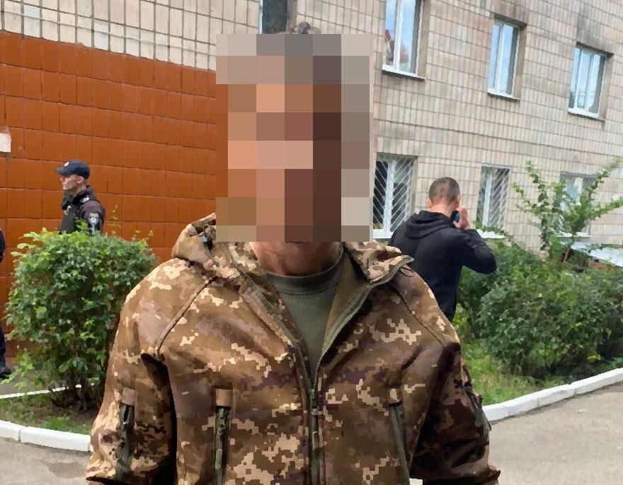 Поліцейські затримали рівнянина, у якого вилучили мініарсенал боєприпасів