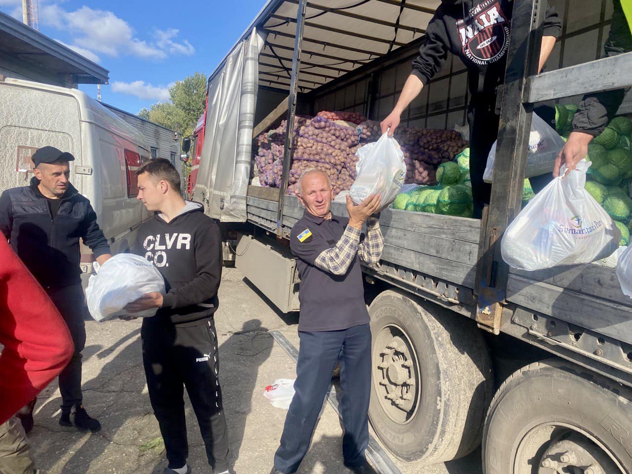 Жителі громад на Рівненщині відправляють допомогу на деокуповані територій України