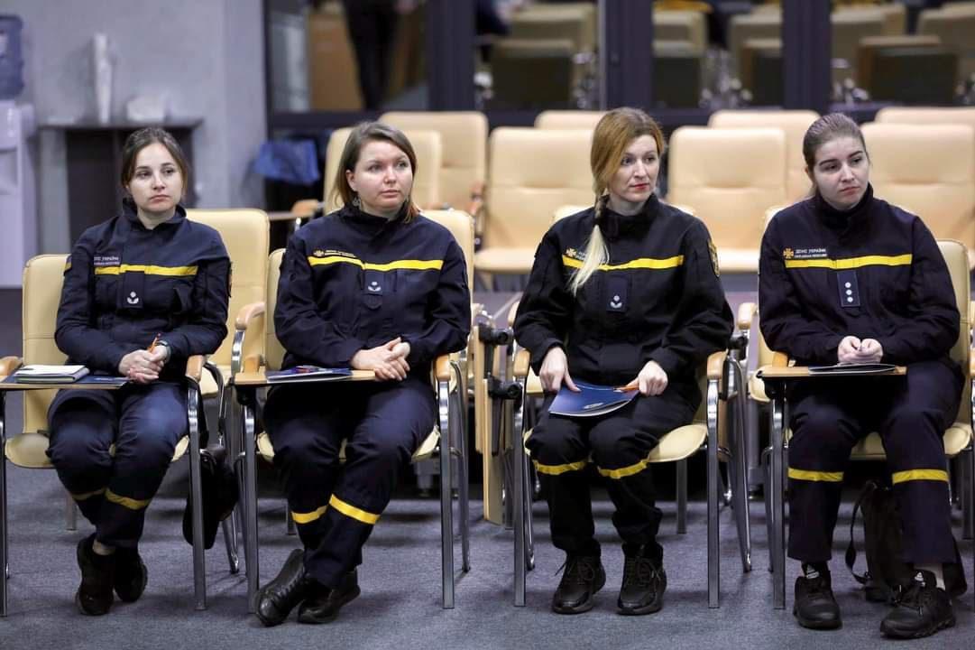 Офіцери ДСНС Рівненщини беру участь у тренінгу серед психологів