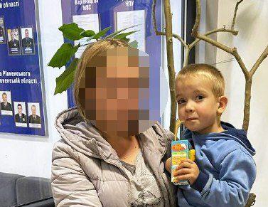 Завдяки поліції у Рівному оперативно повернули загублену дитину