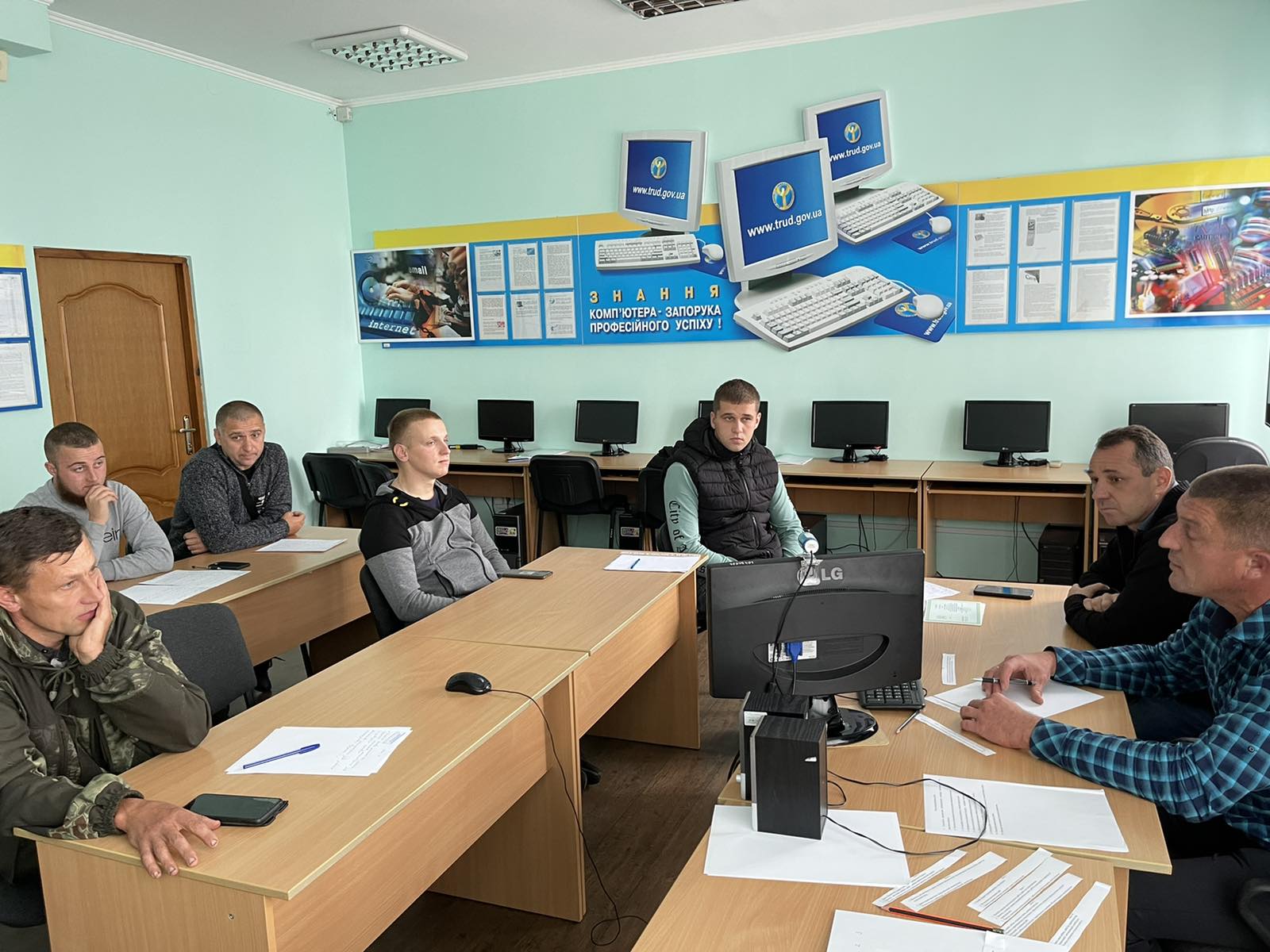 Отриманні у Рівному знання допомагають рибоводам рятувати і водойми, і рибу