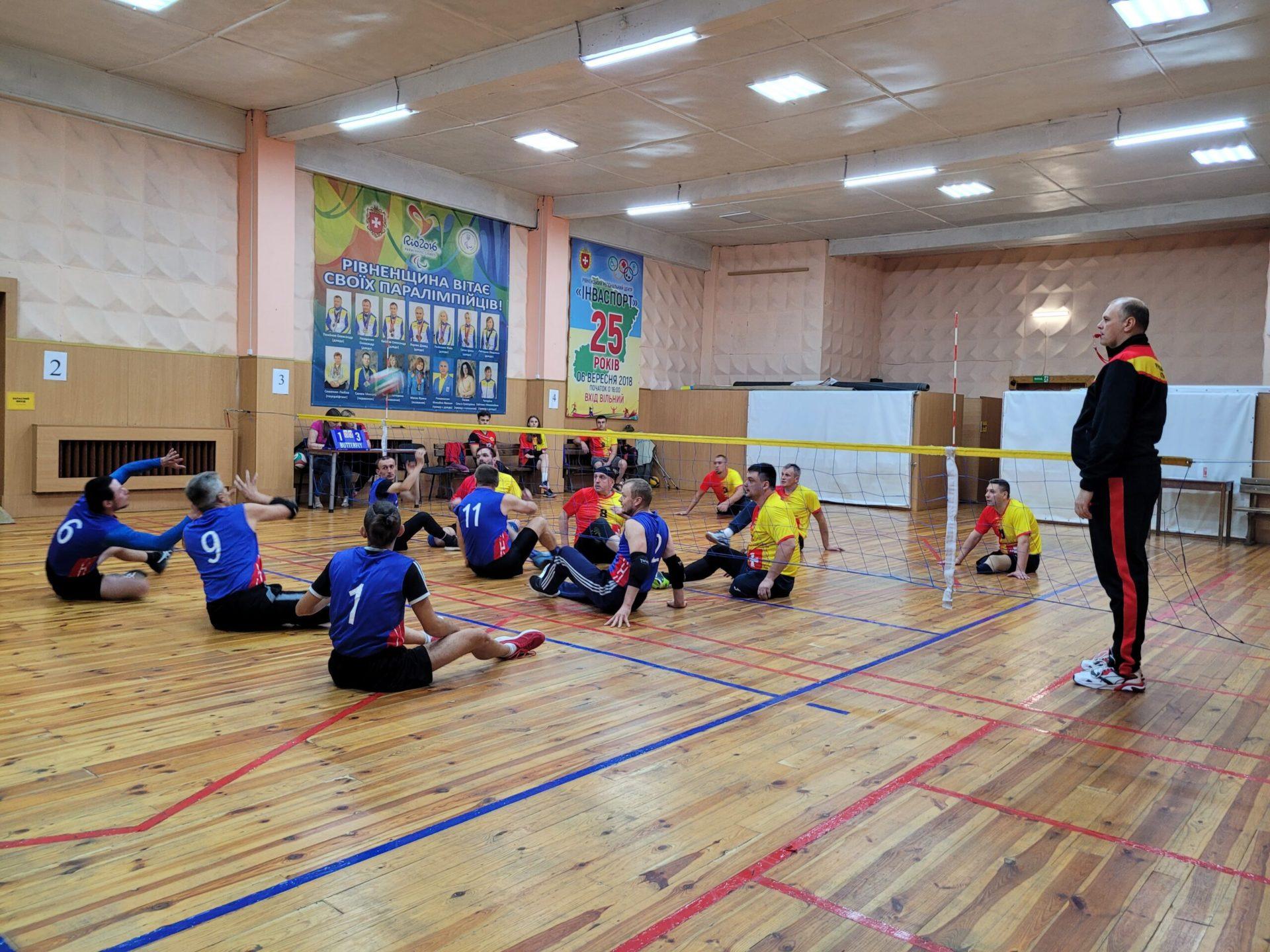 На Відкритому кубку Рівненської області з волейболу перемогла столична команда