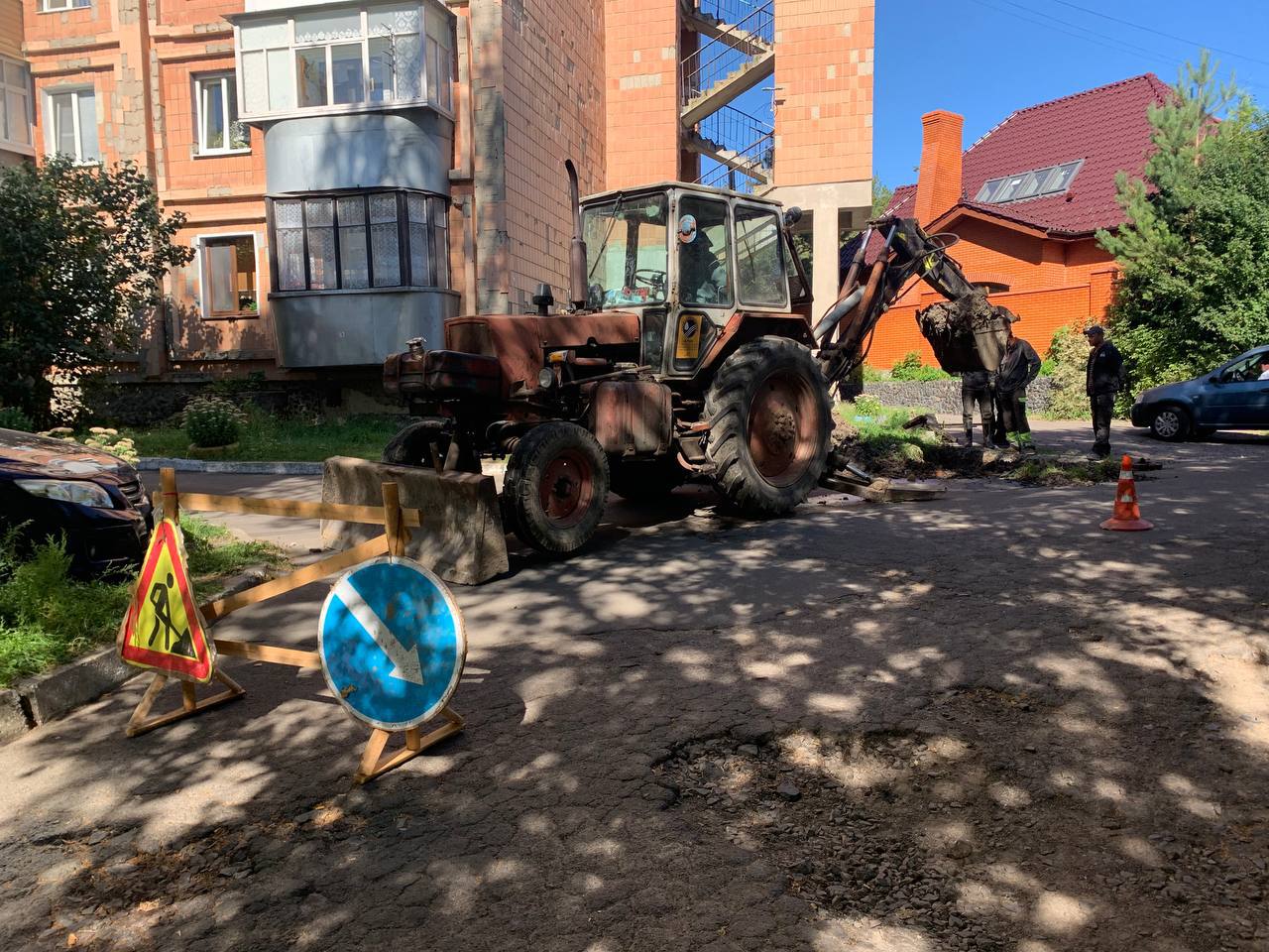 Ремонтні роботи водогону у Рівному проводять без перекриття водопостачання Ремонтні роботи водогону у Рівному проводять без перекриття водопостачання