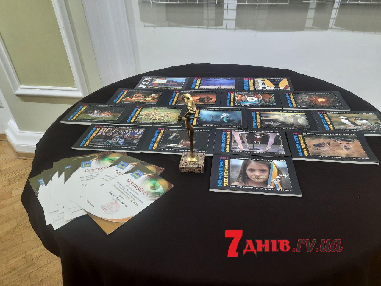 “Птах, що відлітає” залишився у Рівному — до нашої Перемоги