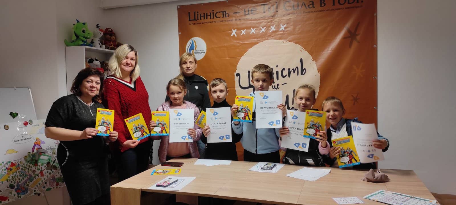 Відновлюють зруйновані рідні міста в уяві діти у Рівному відновлюють зруйновані рідні міста