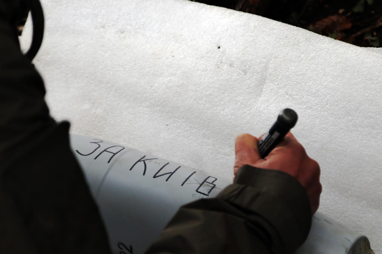 ЗСУ продовжують відбивати атаки та знищувати склади