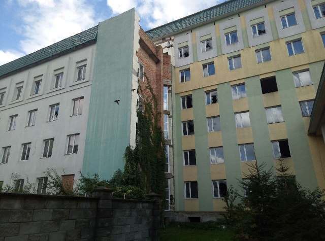 Довгобуд на Драгоманова в Рівному хочуть довірити іноземним донорам