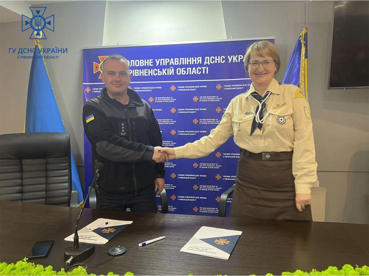 На Рівненщині рятувальники підписують меморандуми про співпрацю з молодіжними організаціями