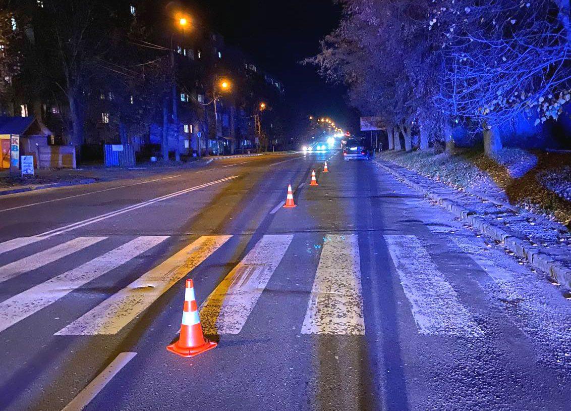 У Рівному на переході збили жінку У Рівному на переході збили жінку