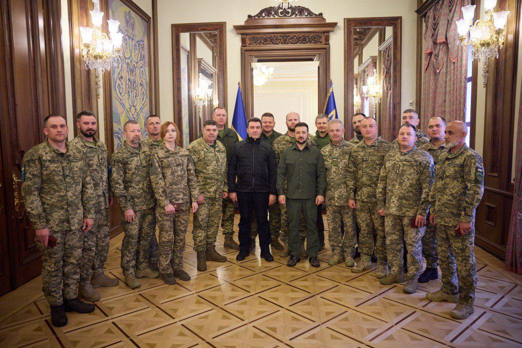 Президент України нагородив двох тероборонівців з Вараської громади державними нагородами