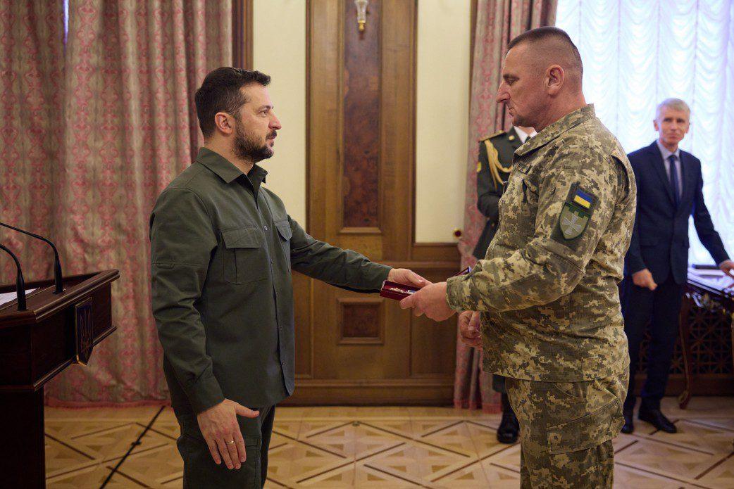 Президент України нагородив двох тероборонівців з Вараської громади державними нагородами
