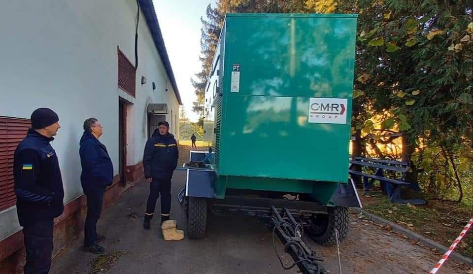 Працівники ДСНС в Рівному вчились підключати до генераторів насосні станції водоканалу