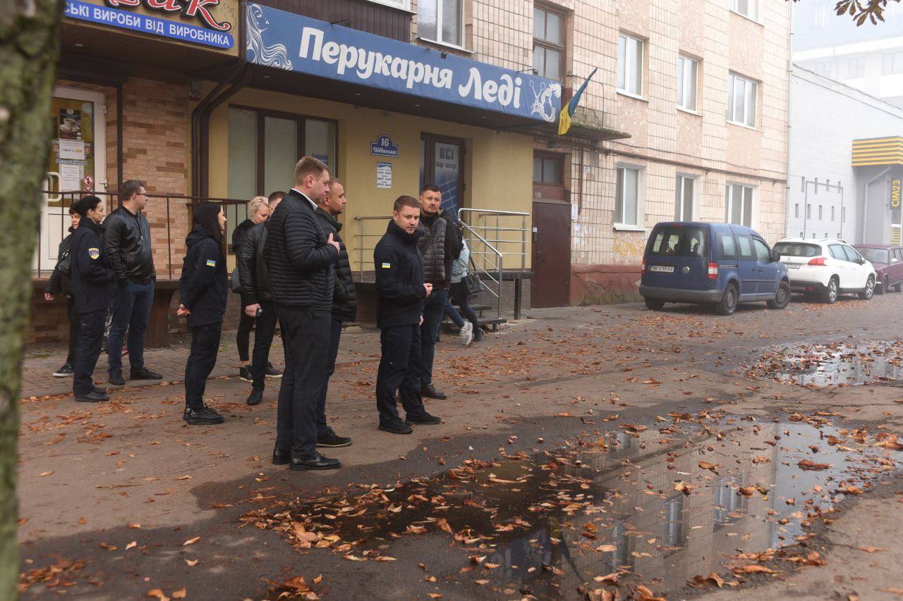 Очільник Рівного звернув увагу на впорядкування вивісок