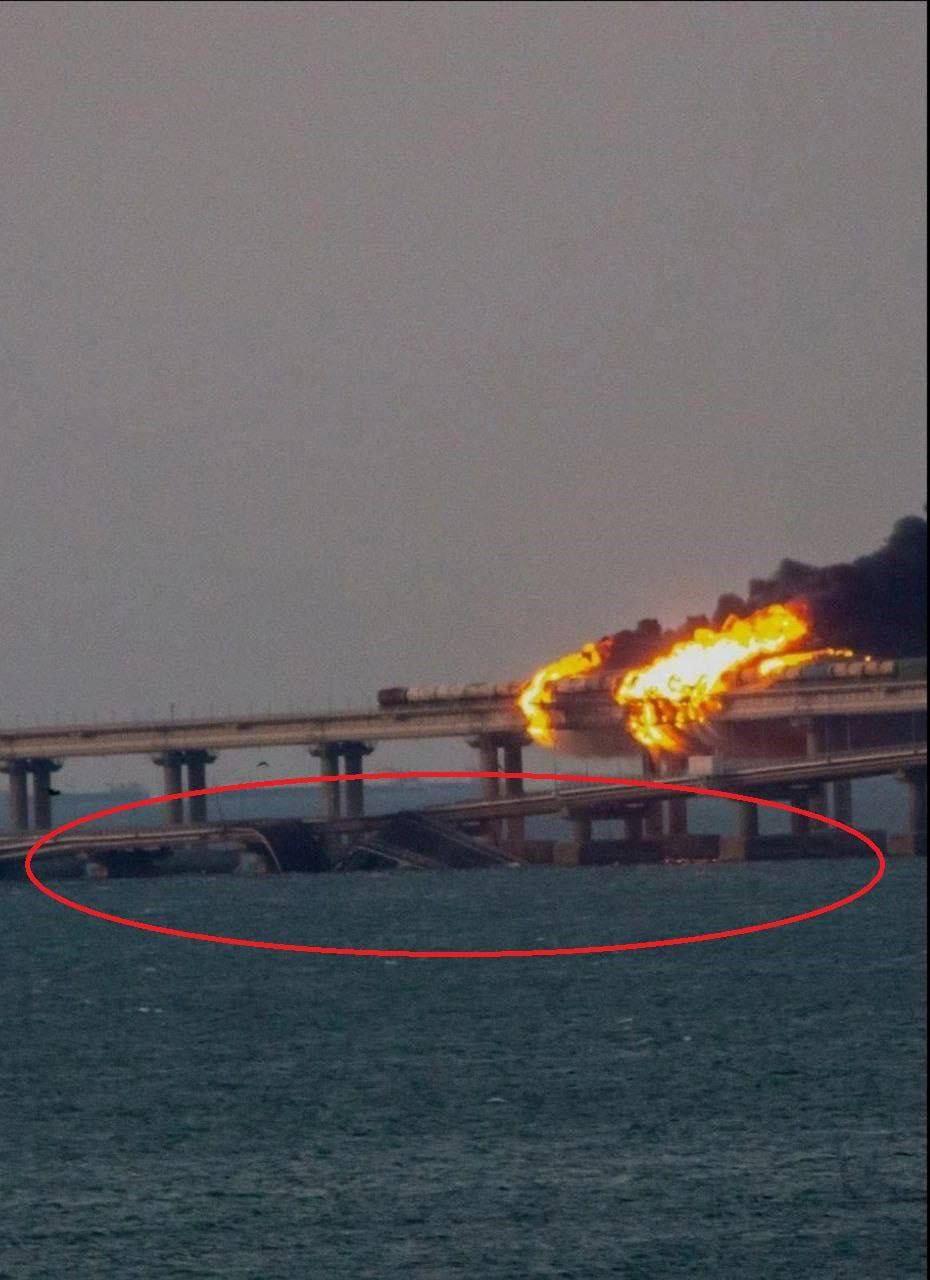Пожежа та обвал автомобільної частини: на Кримському мосту сталася надзвичайна подія