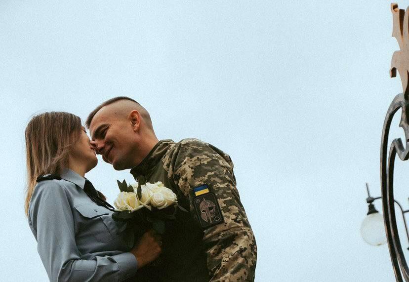 На Рівненщині поліцейська поєднала своє серце з військовослужбовцем