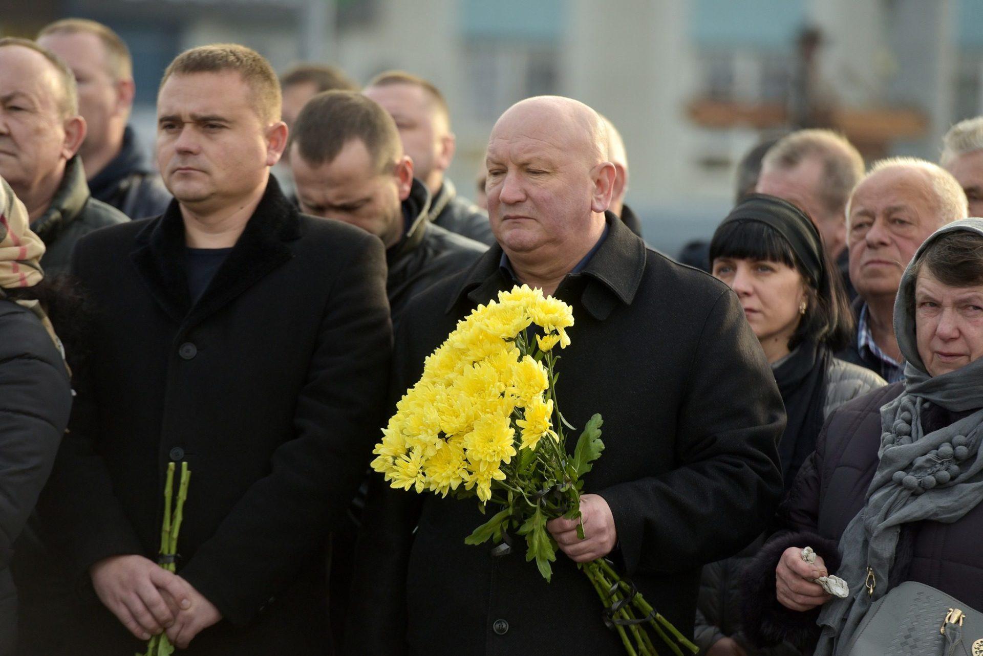 У Рівному попрощадися із загиблим на фронті Героєм Олегом Устиновим