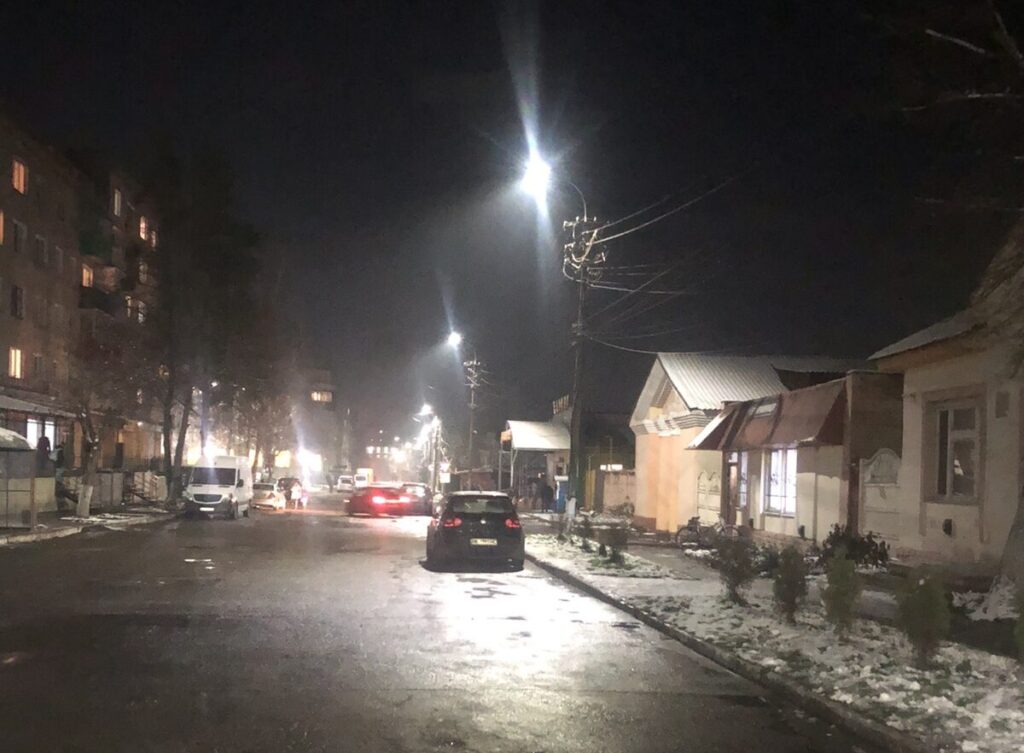 Рівненські енергетики вже обновили освітлення шести вулиць Квасилова