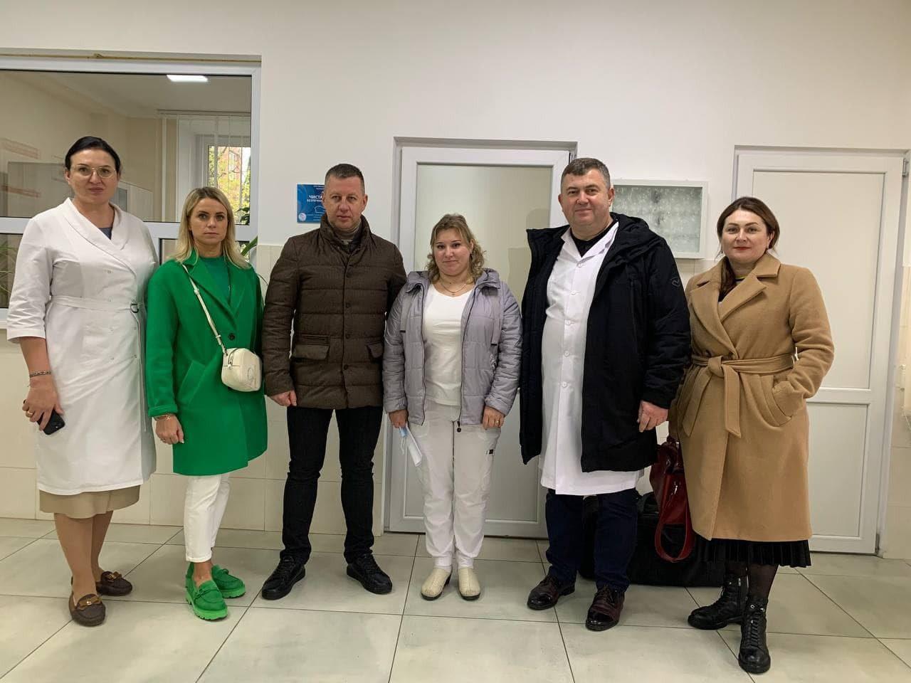 гуманітарні вантажі