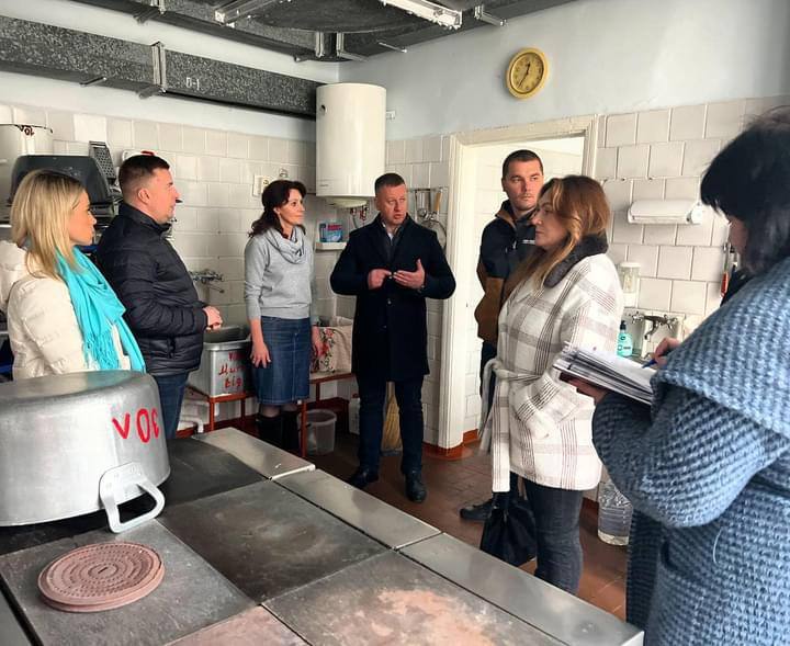 У Рівному закуплять генератори та обладнають пункти обігріву у всіх мікрорайонах міста