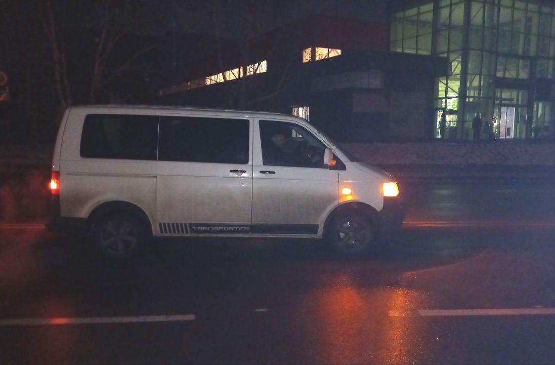 У Рівному чоловіка збило авто біля торгового центру