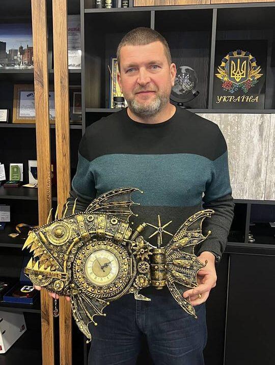Дивовижний годинник