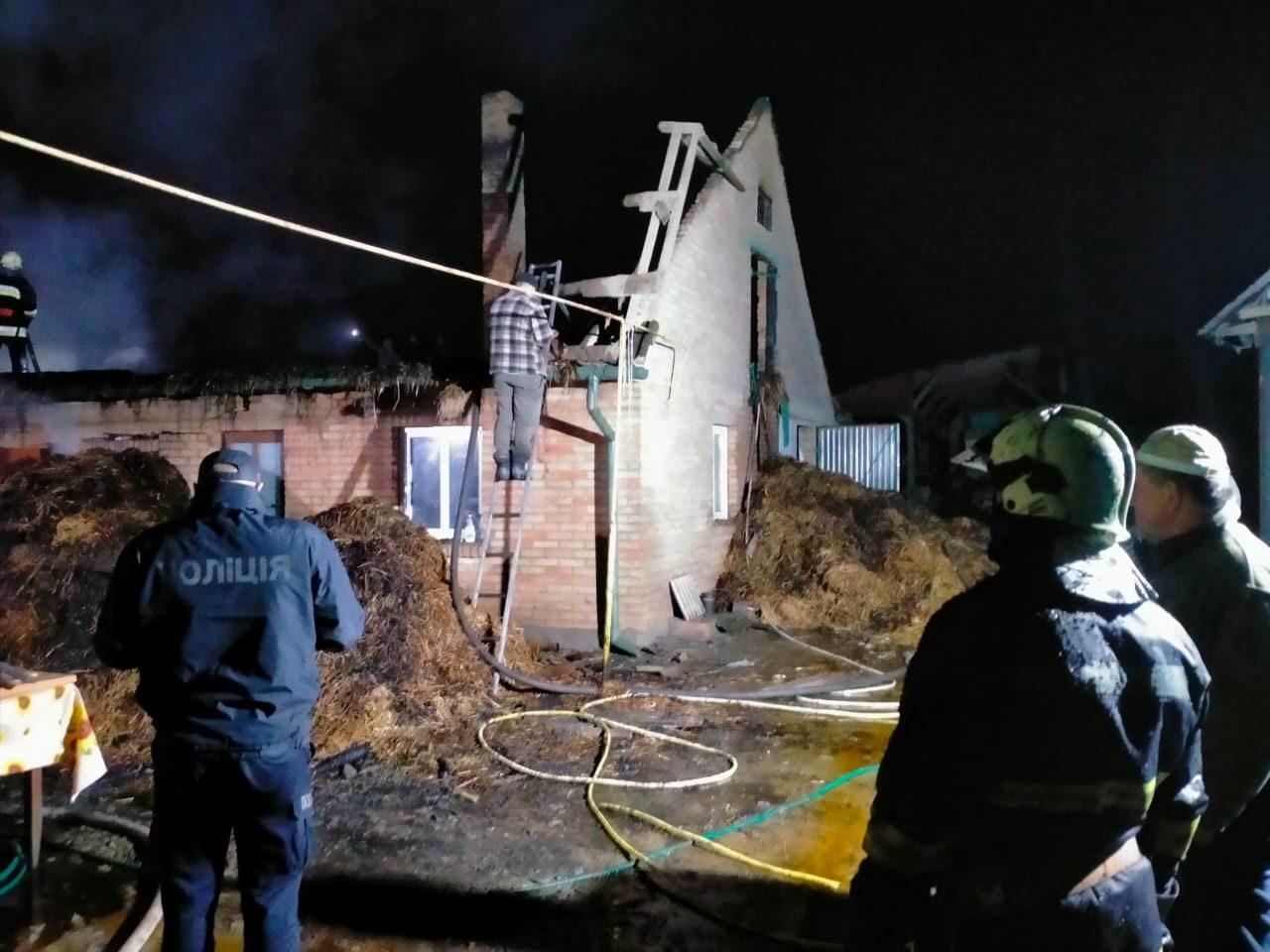 На Рівненщині вогнеборці загасили пожежу у приватному господарстві