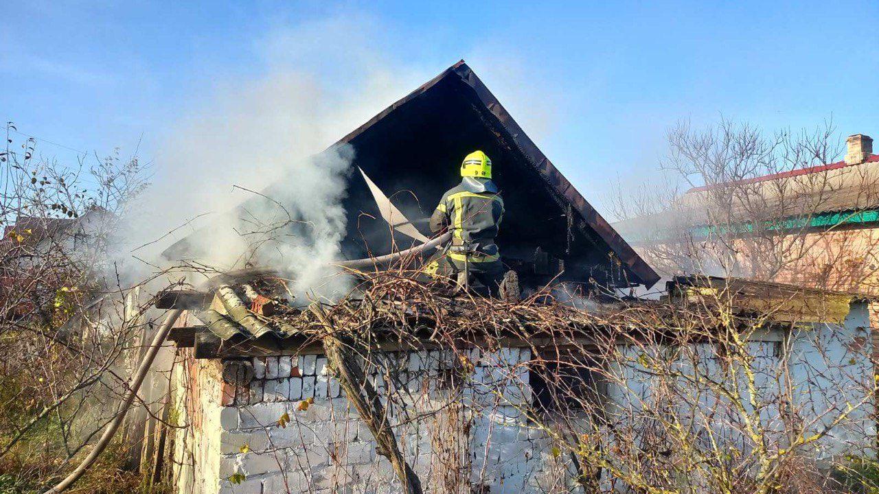 У Березному на Рівненщині вогнеборці загасили пожежу в приватному господарстві