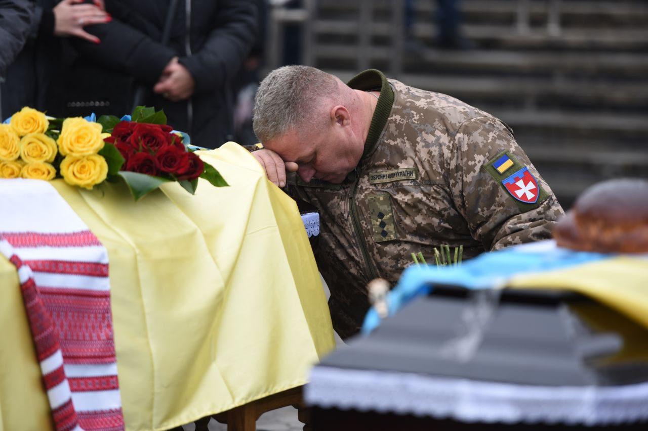 У Рівному провели в останню путь трьох Героїв