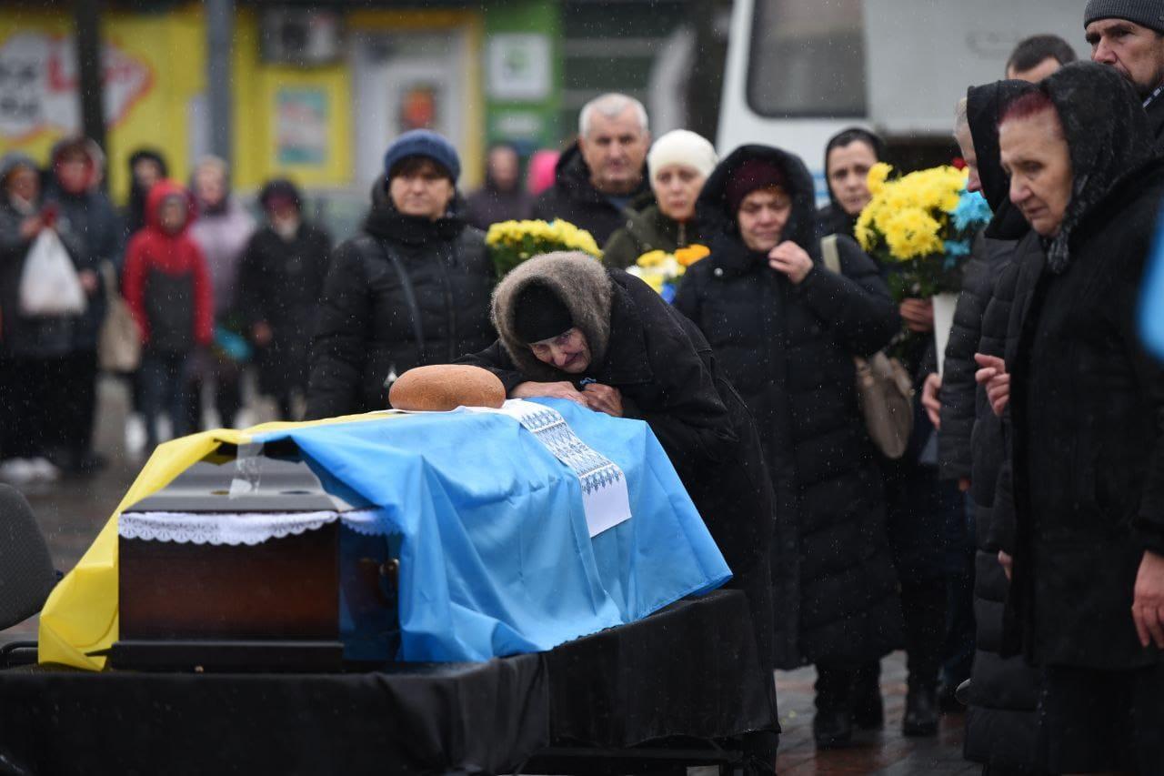 У Рівному провели в останню путь Героя Сергія Богатька
