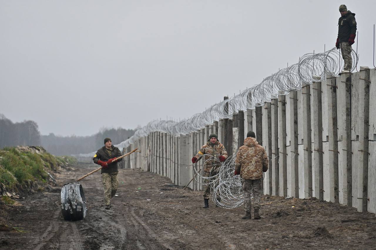 На Рівненщині, Волині та Житомирщині зводять стіну на кордоні з білоруссю