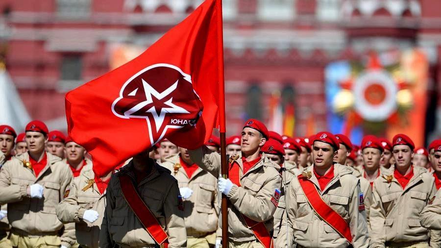 Окупаційна влада в Мелітополі мілітаризує дітей, створюють загони “юнармії”