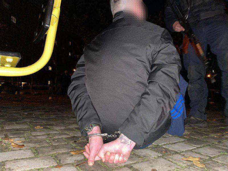 Чоловіка, який учора кинув гранату на дитячому майданчику у Рівному, затримали правоохоронці