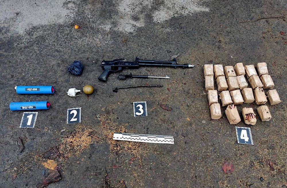 Нелегальна зброя