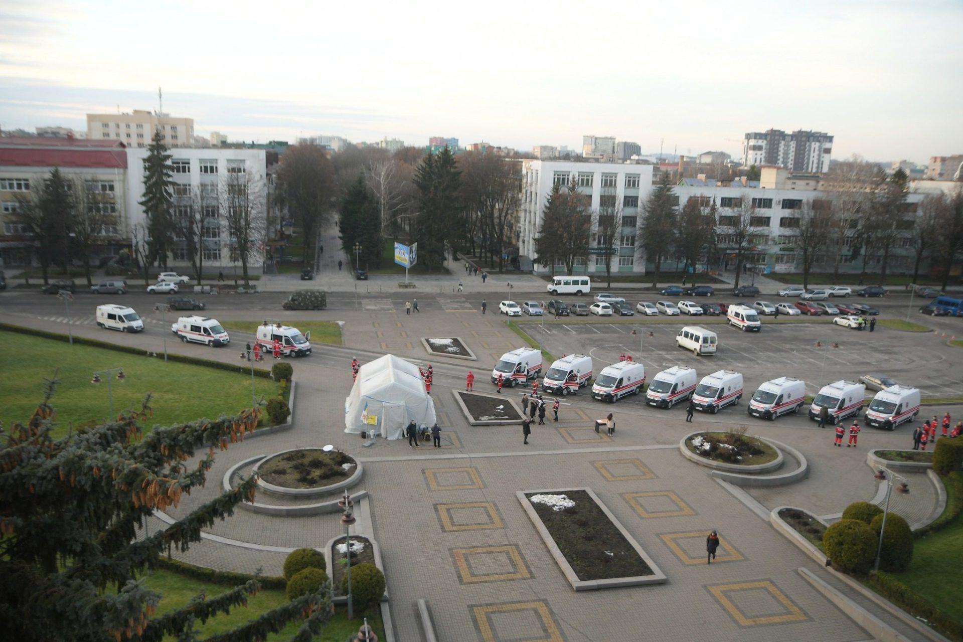 Дев’ять сучасних «швидких» поповнили автопарк екстренки Рівненщини